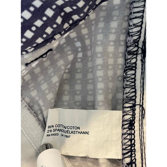 Gap Dark purple and white check pattern stretch shorts 10 ladies - Picture 4 of 10